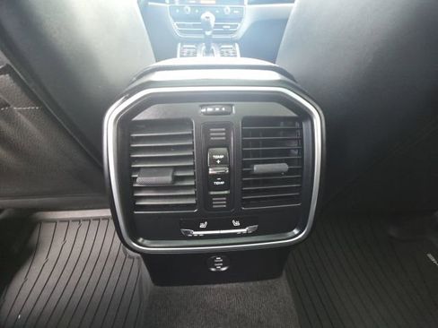 Used 2022 Porsche Macan image 27