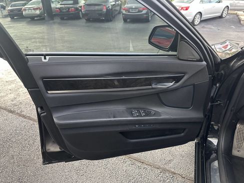 Used 2014 BMW 740Li image 4