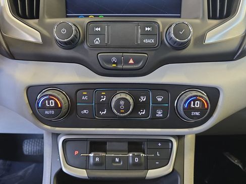 Used 2023 GMC Terrain SLT w/ Infotainment Package II FWD image 24