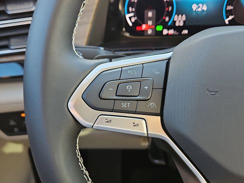 New 2026 Volkswagen Atlas SE image 18