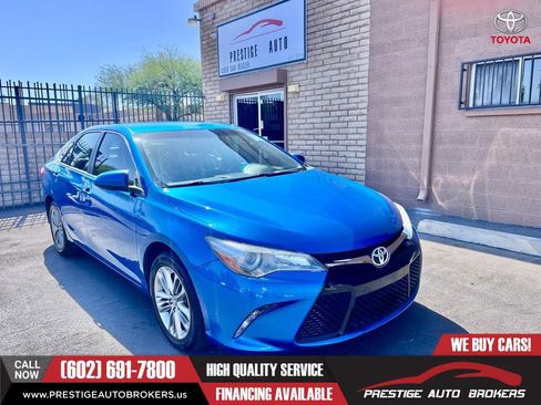Used 2017 Toyota Camry SE FWD image 1