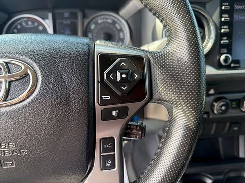 Used 2022 Toyota Tacoma SR5 RWD image 19