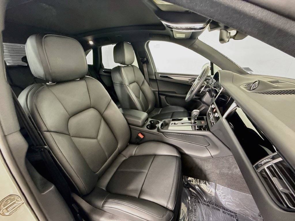 Certified 2026 Porsche Macan AWD/4WD image 27