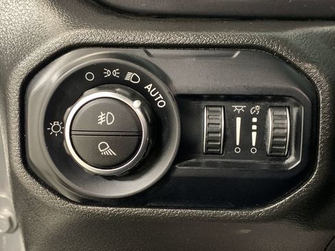 Used 2022 Jeep Gladiator Sport AWD/4WD image 13
