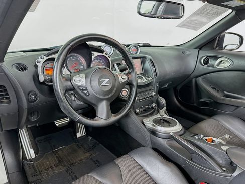 Used 2014 Nissan 370Z Touring w/ Sport Package RWD image 10