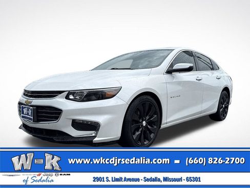 Used 2018 Chevrolet Malibu Premier w/ Premier Sun and Wheel Package FWD image 12