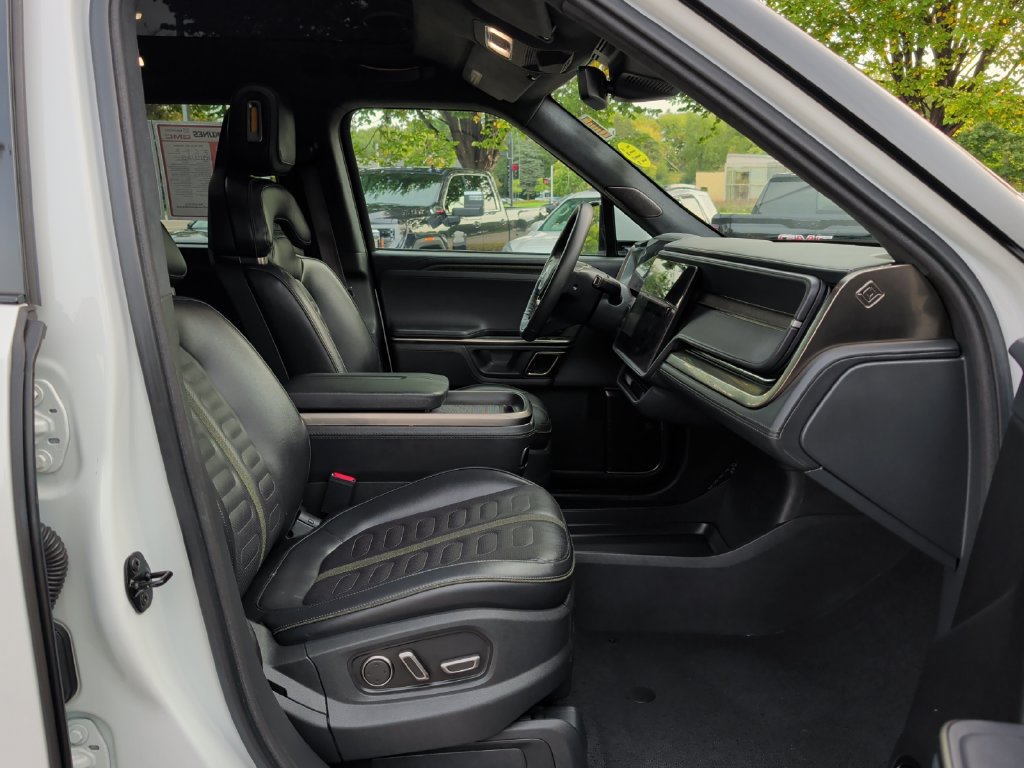 Used 2024 Rivian R1S Adventure Quad AWD/4WD image 37
