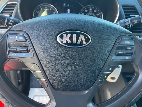 Used 2018 Kia Forte S FWD image 17