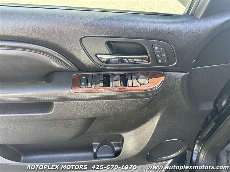 Used 2011 GMC Yukon Denali AWD/4WD image 19