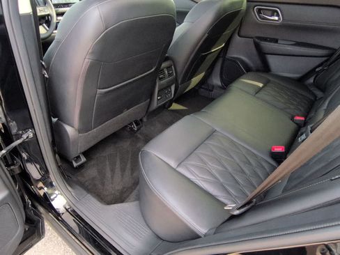 Used 2023 Nissan Rogue Platinum w/ Platinum Premium Package AWD/4WD image 18