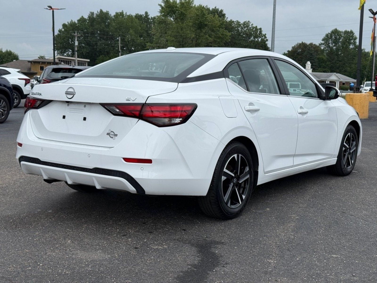 Used 2024 Nissan Sentra SV FWD image 8