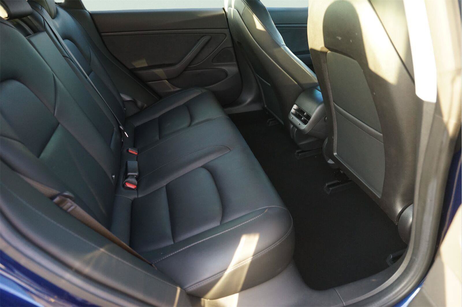 Used 2018 Tesla Model 3 Mid Range RWD image 16