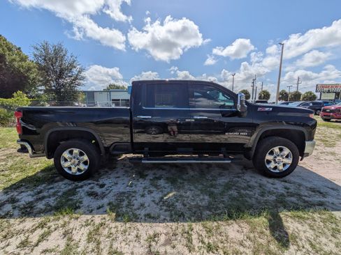 Used 2021 Chevrolet Silverado 2500 LTZ w/ LTZ Convenience Package AWD/4WD image 3
