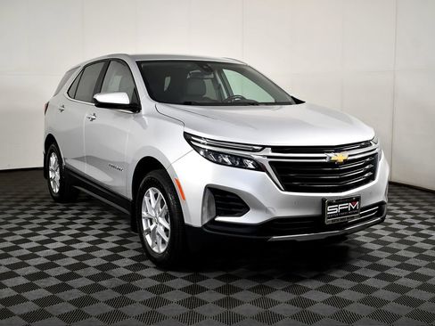 Used 2022 Chevrolet Equinox LT w/ Driver Convenience Package image 5