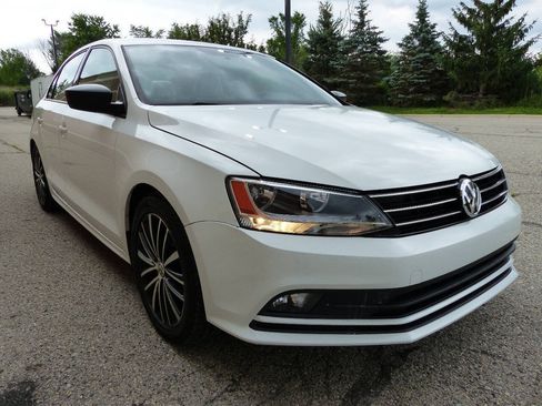 Used 2015 Volkswagen Jetta Sport FWD image 13