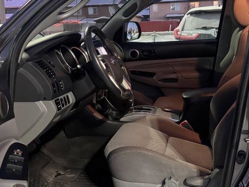 Used 2015 Toyota Tacoma PreRunner image 9