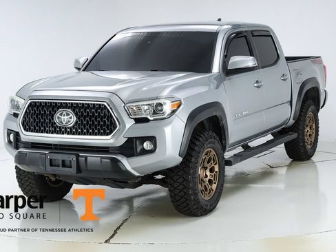 Used 2019 Toyota Tacoma TRD Off-Road w/ Technology Package AWD/4WD image 37