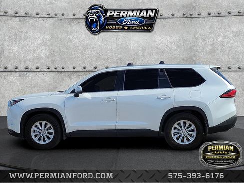 Used 2024 Toyota Grand Highlander XLE image 2