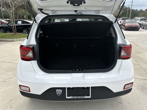 Used 2024 Hyundai Venue SEL image 21