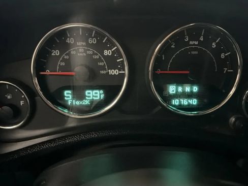 Used 2013 Jeep Wrangler Unlimited Sahara w/ Connectivity Group AWD/4WD image 12