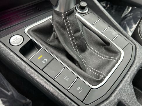 Certified 2025 Volkswagen Jetta SEL image 21