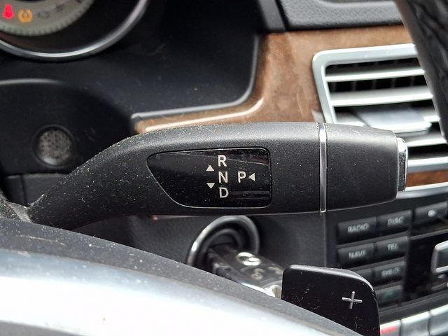 Used 2014 Mercedes-Benz E 350 4MATIC Sedan image 17