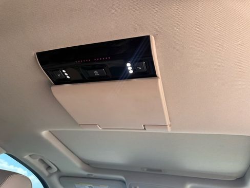 Used 2015 GMC Yukon Denali w/ Open Road Package image 21