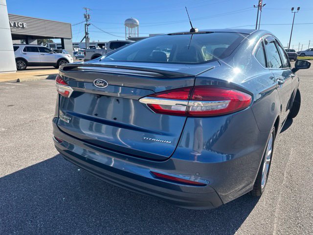Used 2019 Ford Fusion Energi Titanium FWD image 17
