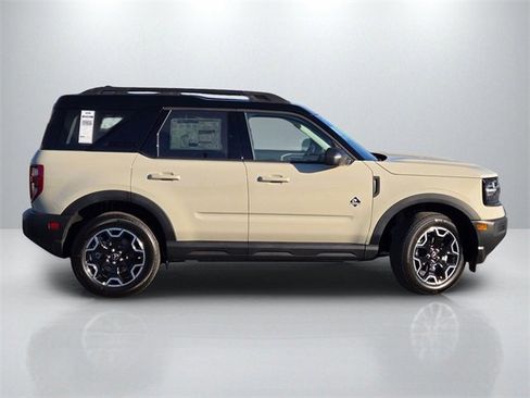 New 2025 Ford Bronco Sport Outer Banks image 3