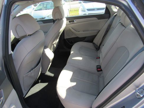 Used 2017 Hyundai Sonata SE image 9