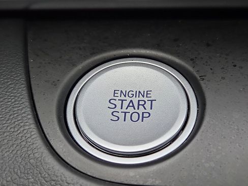 Used 2024 Hyundai Elantra Limited FWD image 19