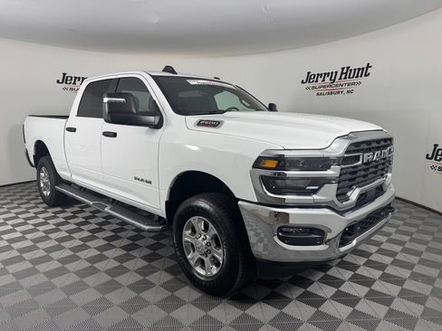 Used 2025 RAM 2500 Big Horn AWD/4WD image 5