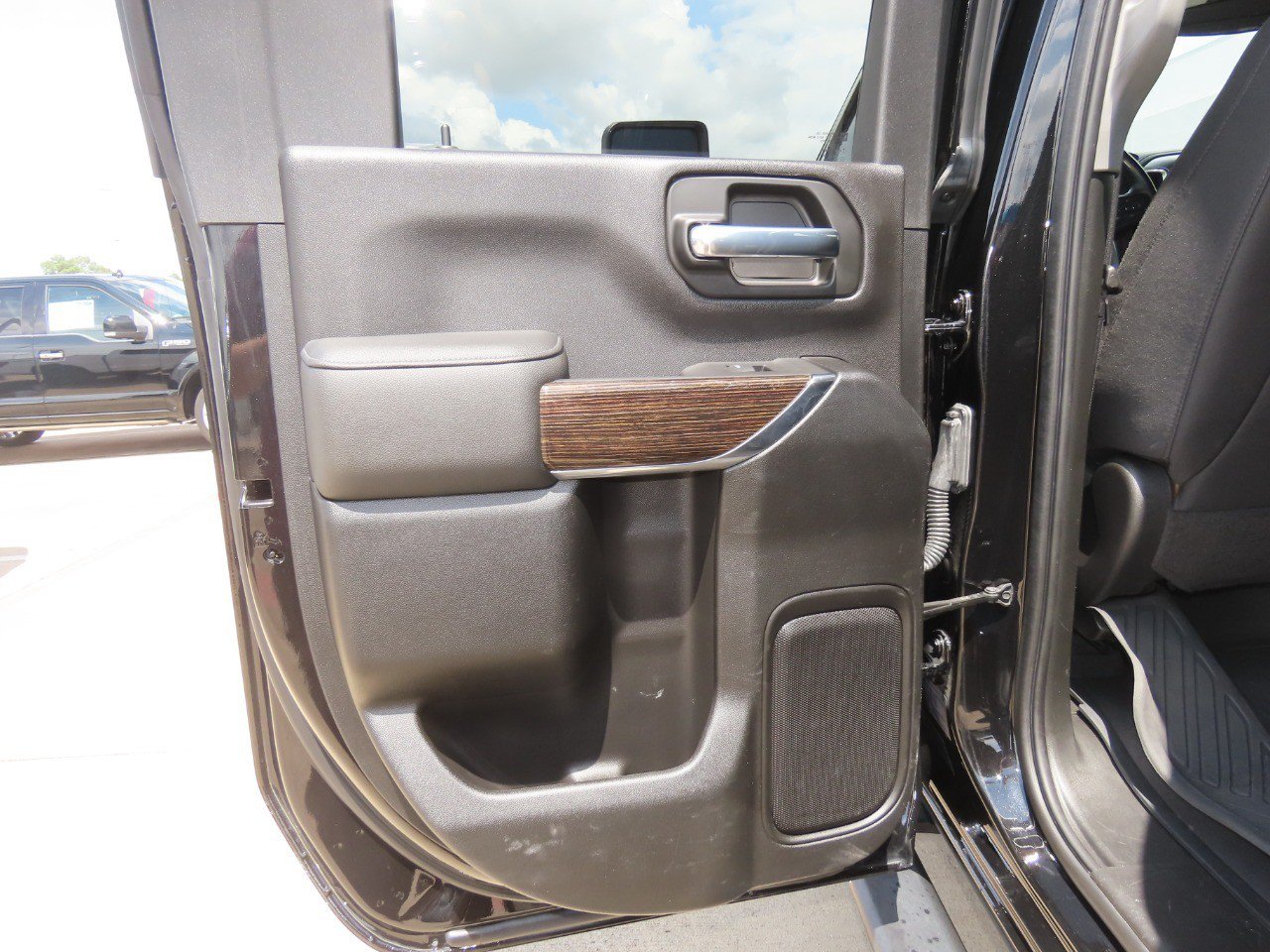 Used 2022 GMC Sierra 2500 SLE w/ SLE Value Package; AWD/4WD image 19