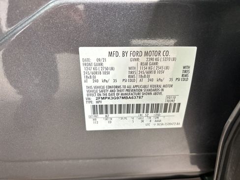 Used 2021 Ford Edge SE image 17