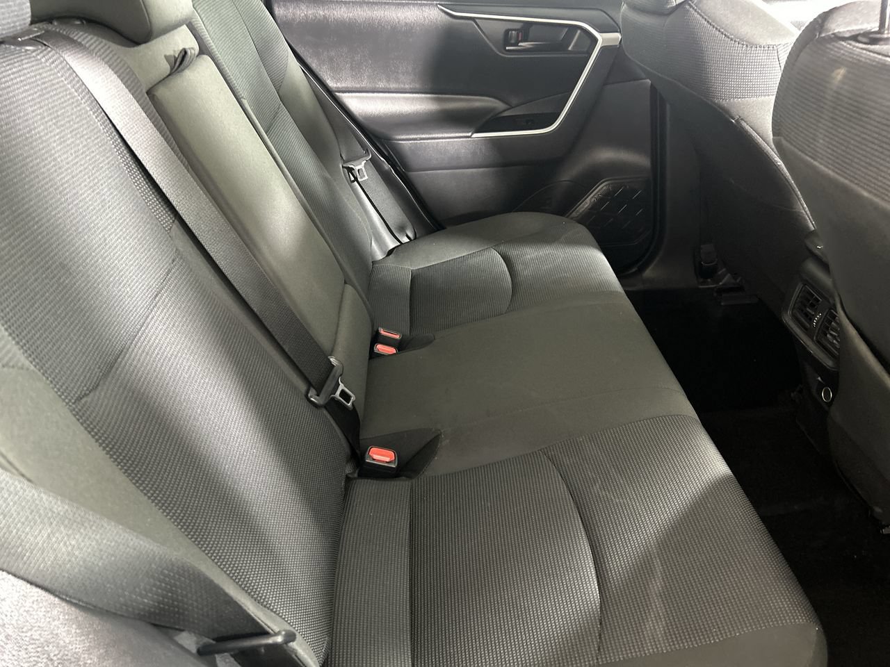 Used 2025 Toyota RAV4 LE AWD/4WD image 25