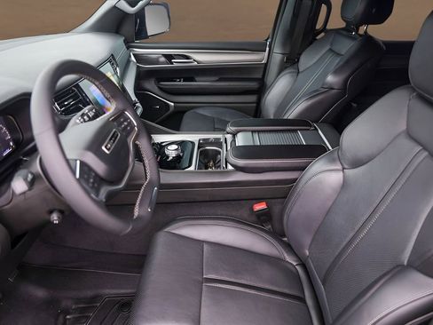 Used 2023 Jeep Wagoneer Series II image 9