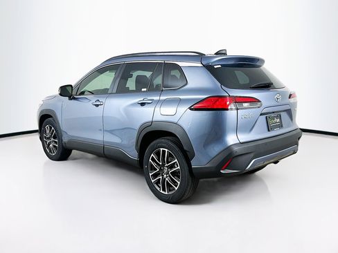 Used 2026 Toyota Corolla Cross XLE w/ Convenience Package FWD image 5