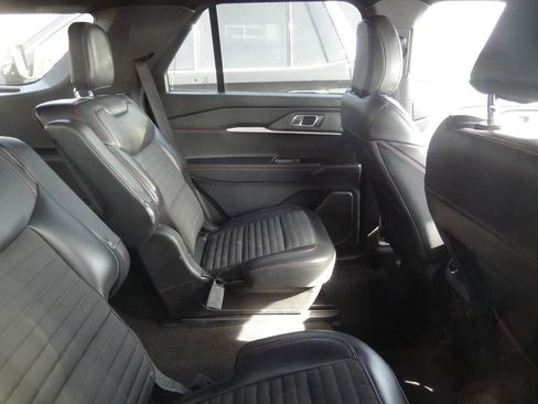 Used 2025 Ford Explorer ST-Line image 10