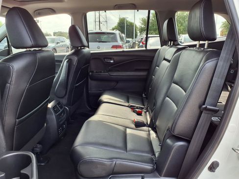 Certified 2017 Honda Pilot Touring image 19