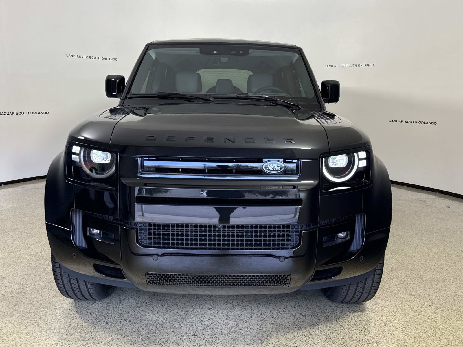 New 2026 Land Rover Defender 110 X-Dynamic SE AWD/4WD image 8