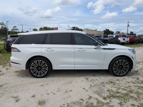 Used 2023 Lincoln Aviator Black Label w/ Class IV Trailer Tow Package image 3