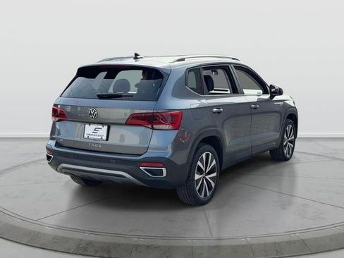 Used 2023 Volkswagen Taos SE FWD image 11