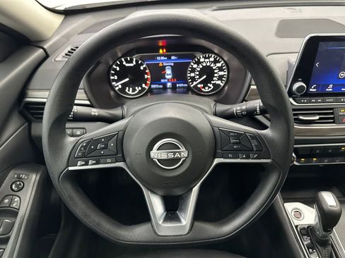 Used 2025 Nissan Altima 2.5 SV image 23