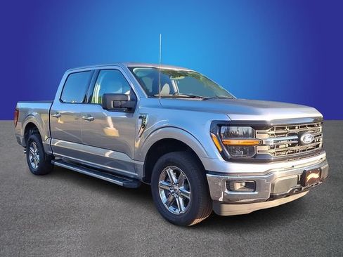 Used 2025 Ford F150 XLT w/ Equipment Group 301A Standard RWD image 3