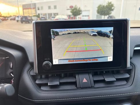 Used 2025 Toyota RAV4 LE FWD image 27