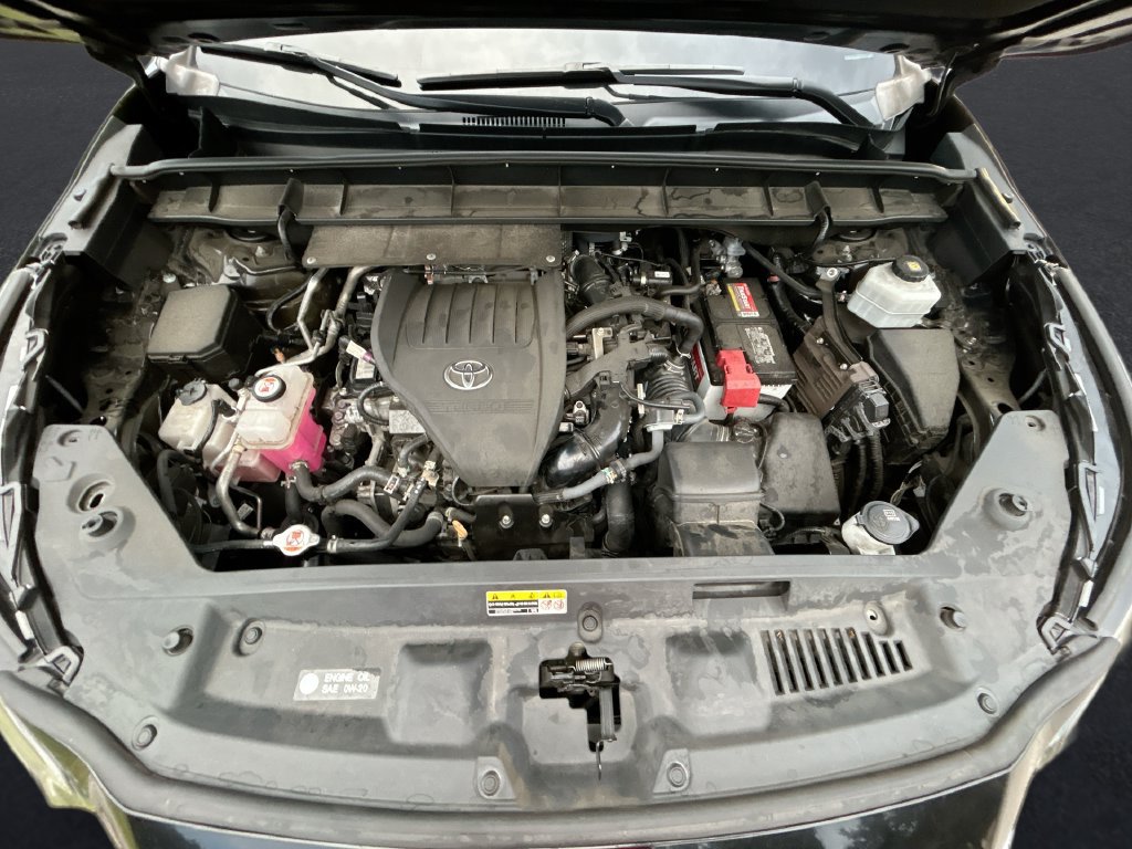 Used 2024 Toyota Highlander LE FWD image 32