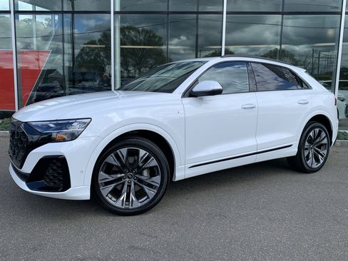 Used 2025 Audi Q8 Premium Plus w/ Premium Plus Package AWD/4WD image 1