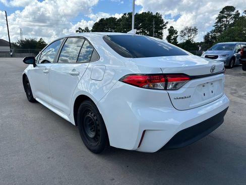 Used 2024 Toyota Corolla LE FWD image 5