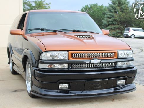 Used 2001 Chevrolet Blazer Xtreme w/ Preferred Equipment Group RWD image 26