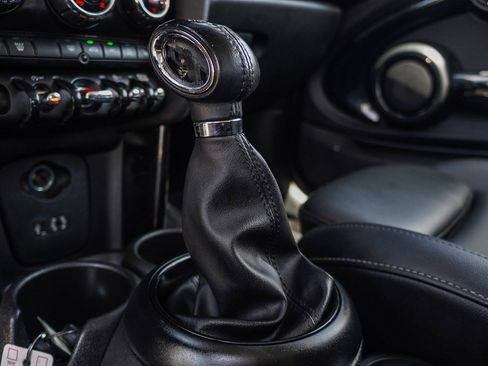Used 2018 MINI Cooper S FWD image 25